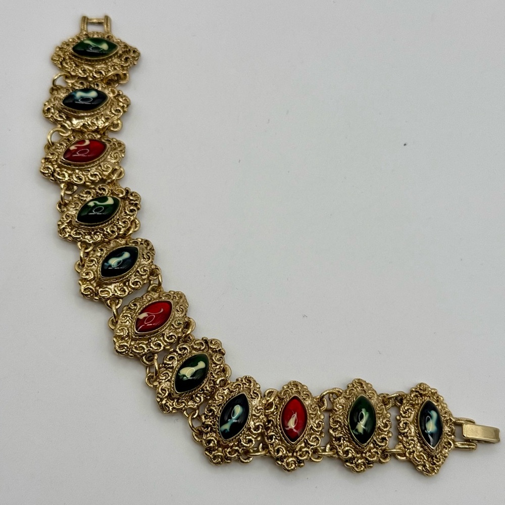 Vintage Victorian Style Gold Tone
Bracelet w/ Rhinestones 7” - Picture 8 of 16